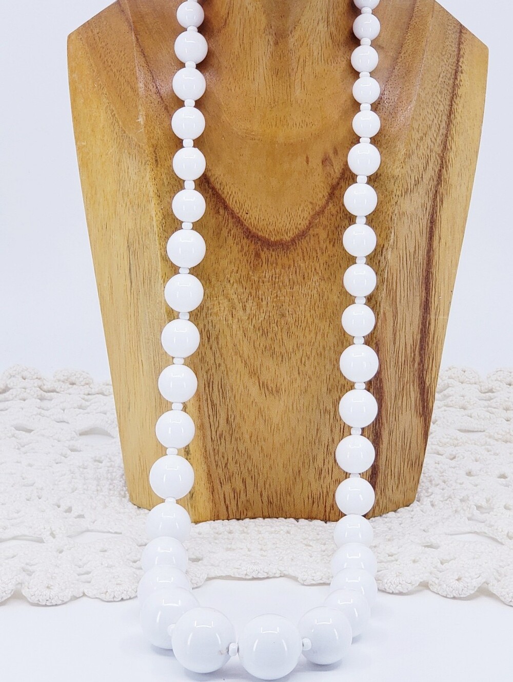 A2021 Classic White Long Lucite Beaded Necklace 12.5" - Picture 5 of 5